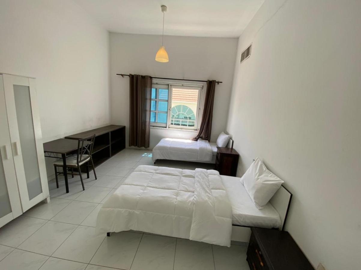 Comfortable Private Rooms In Compound Housing Dubai Exterior foto