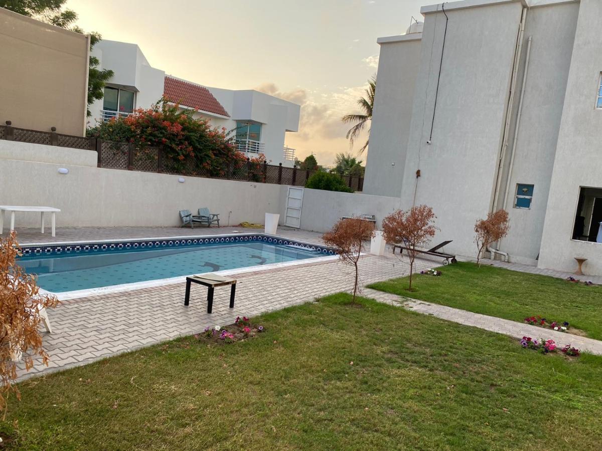 Comfortable Private Rooms In Compound Housing Dubai Exterior foto