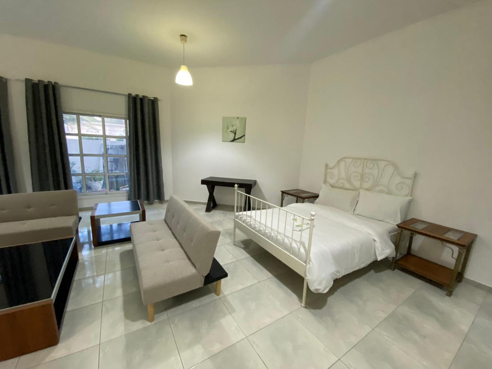 Comfortable Private Rooms In Compound Housing Dubai Exterior foto