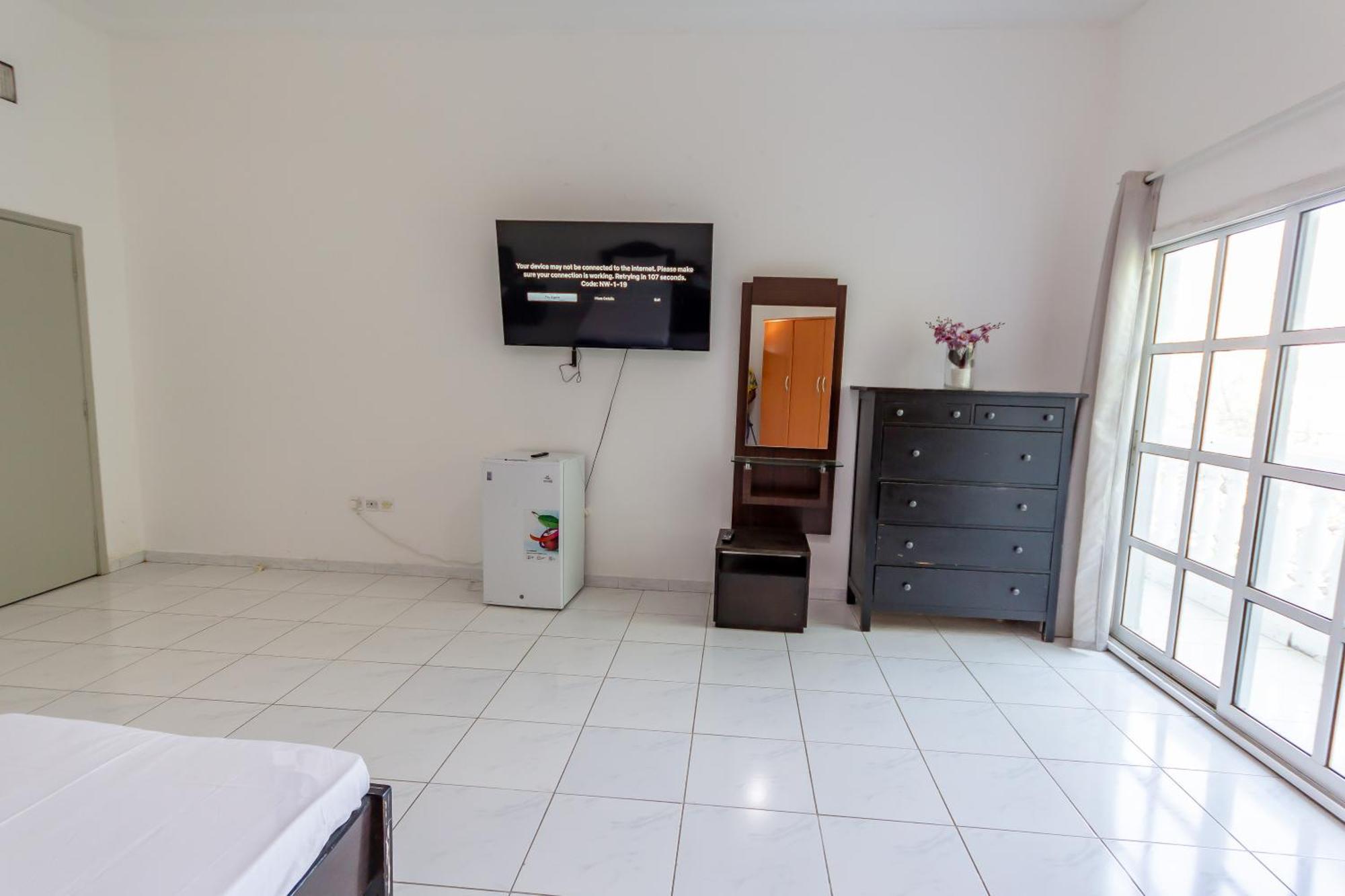 Comfortable Private Rooms In Compound Housing Dubai Exterior foto